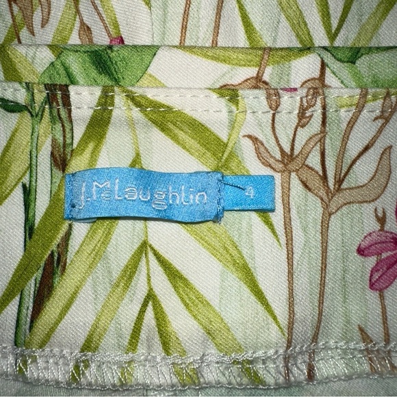 J. McLaughlin Shorts Masie Womens 4 White Floral Palm Trees Hawaiian Bermuda - Picture 2 of 8